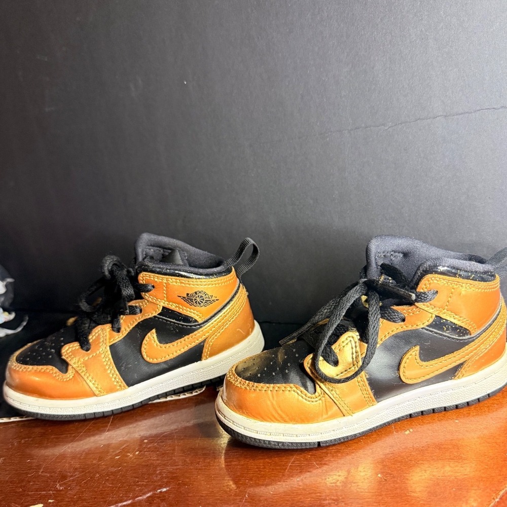 Nike Air Jordan 1 Mid SE Toddler Chutney Black Gold DR6969-071 Size 8C